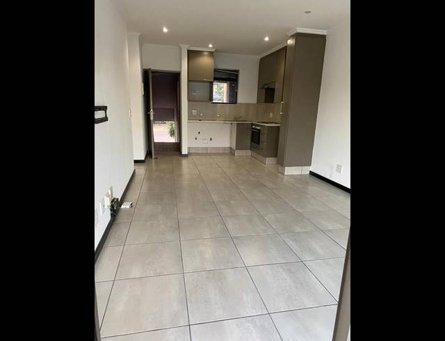 1 BEDROOM APARTMENT FOR SALE IN LONEHILL